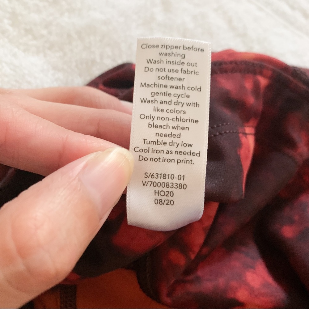 ⚡️FLASH SALE⚡️ Athleta Rainier Printed Tight Frozen Floral Red - Picture 11 of 16